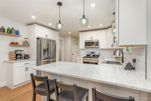 10224 Sarle Road, Freeland, MI 48623