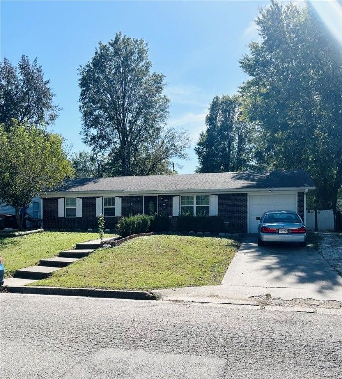 1809 Taylor Avenue, Springdale, AR 72762