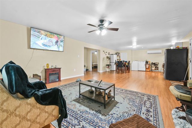 447 Masthead, Gun Barrel City, TX 75156