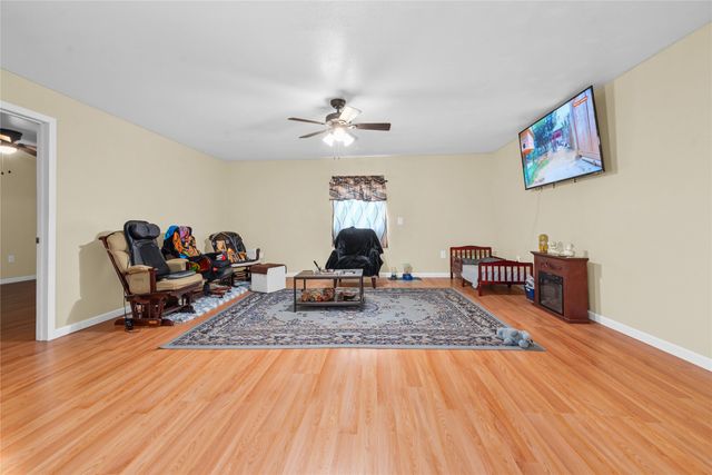 447 Masthead, Gun Barrel City, TX 75156