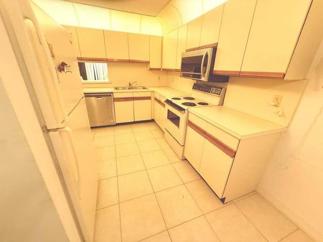 10062 Hickorywood Place, Boynton Beach, FL 33437