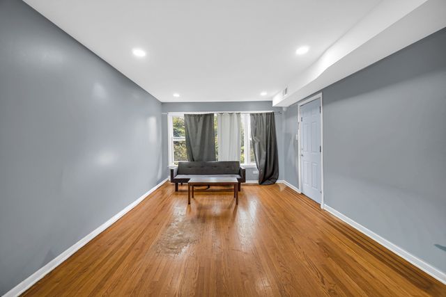 7950 S Lafayette Avenue, Chicago, IL 60620