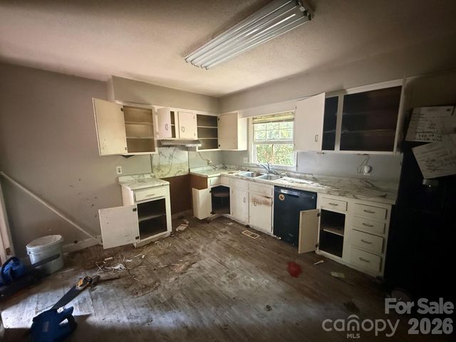 3740 Sugar Spring Road, Gastonia, NC 28054
