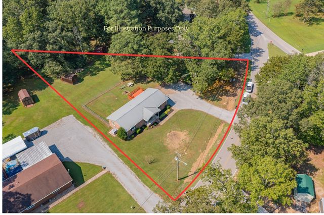 102 Aldrin St, Tullahoma, TN 37388