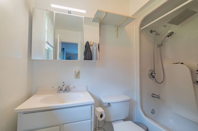 102 Aldrin St, Tullahoma, TN 37388