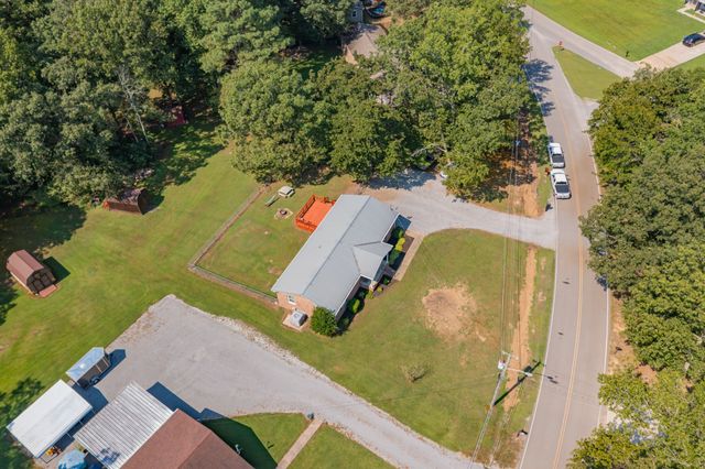 102 Aldrin St, Tullahoma, TN 37388