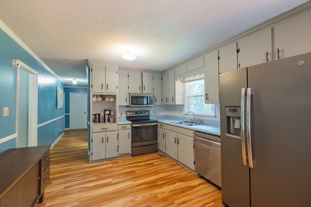 102 Aldrin St, Tullahoma, TN 37388