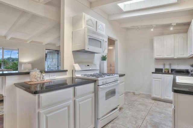 5091 El Arbol, Carlsbad, CA 92008