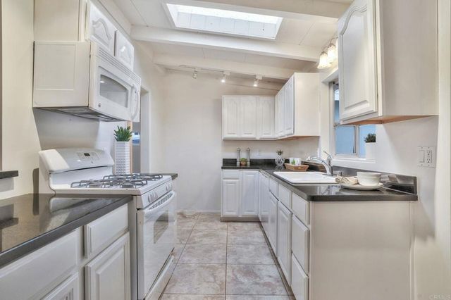 5091 El Arbol, Carlsbad, CA 92008