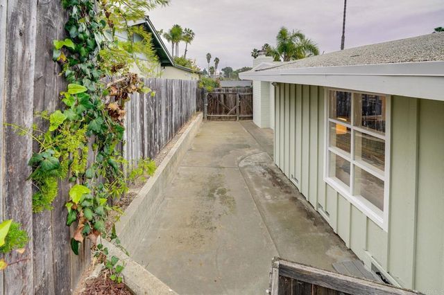 5091 El Arbol, Carlsbad, CA 92008