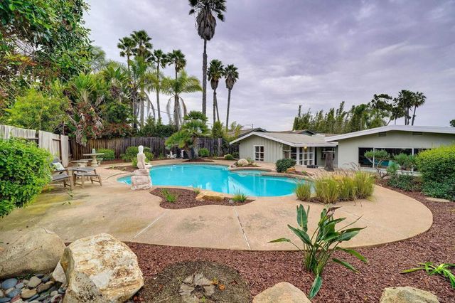 5091 El Arbol, Carlsbad, CA 92008