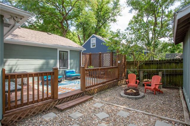 5700 Reeds Road, Mission, KS 66202