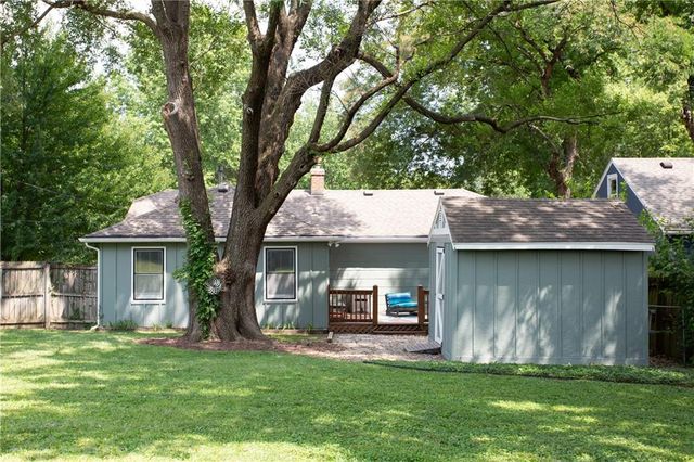 5700 Reeds Road, Mission, KS 66202