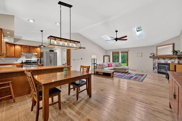 6242 Pleasant Valley ROAD, Grafton, WI 53024