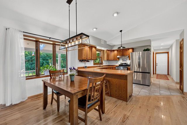 6242 Pleasant Valley ROAD, Grafton, WI 53024