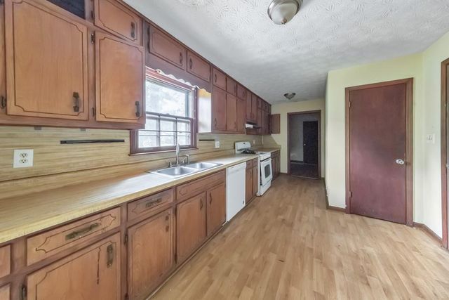 921 Curry Circle SE, Conyers, GA 30094