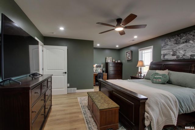 55550 Lone Cedar Trail, New London, MO 63459