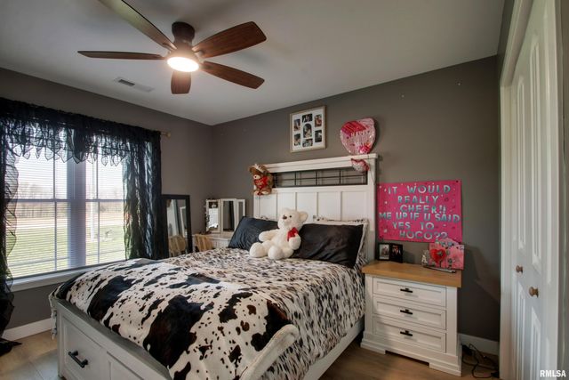55550 Lone Cedar Trail, New London, MO 63459