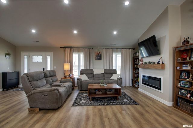 55550 Lone Cedar Trail, New London, MO 63459
