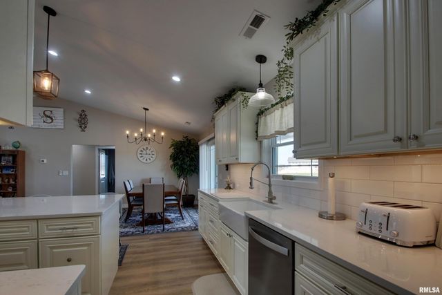 55550 Lone Cedar Trail, New London, MO 63459