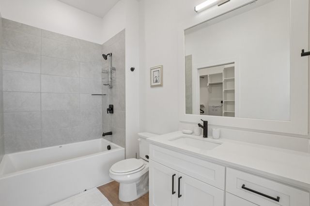 6418 Maple Avenue 202, Dallas, TX 75235