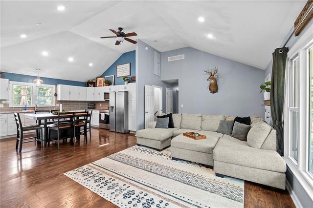 17524 Georgetown Road, Holt, MO 64048