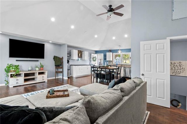 17524 Georgetown Road, Holt, MO 64048