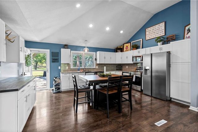 17524 Georgetown Road, Holt, MO 64048