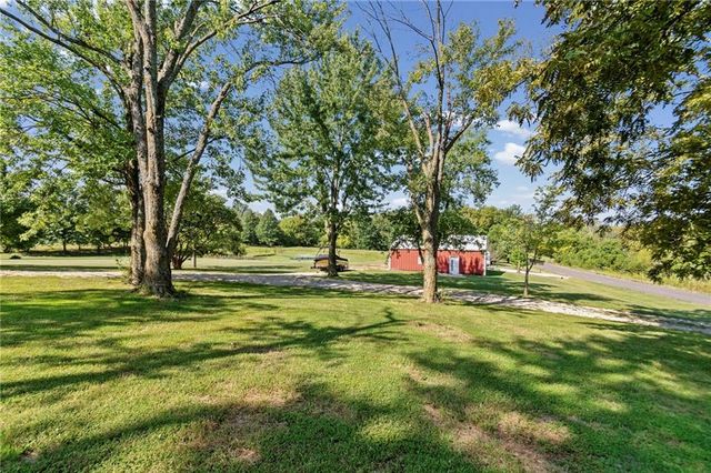 17524 Georgetown Road, Holt, MO 64048