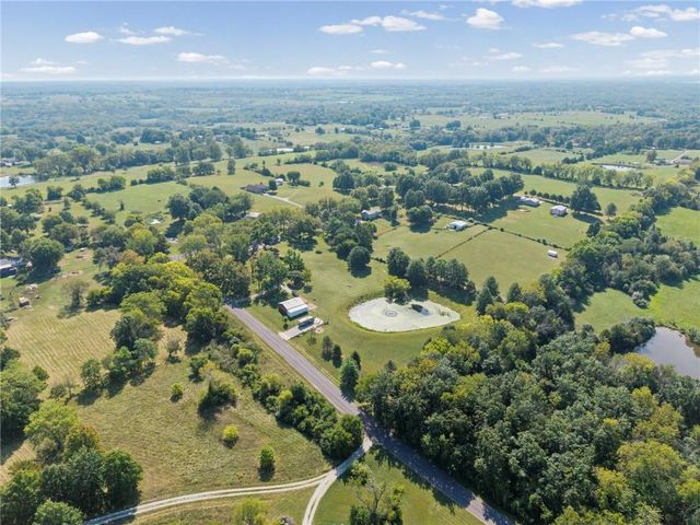 17524 Georgetown Road, Holt, MO 64048