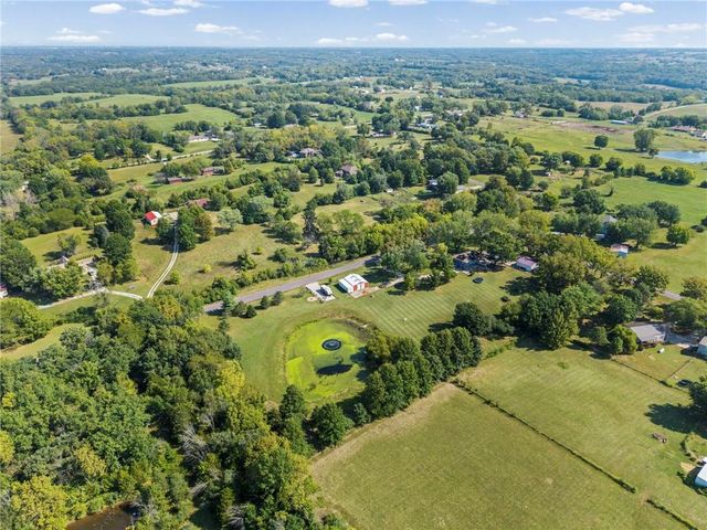 17524 Georgetown Road, Holt, MO 64048