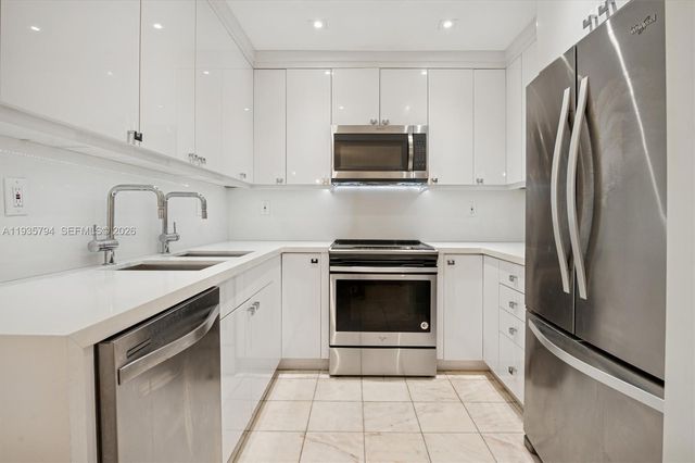 4301 Collins Ave 403, Miami Beach, FL 33140