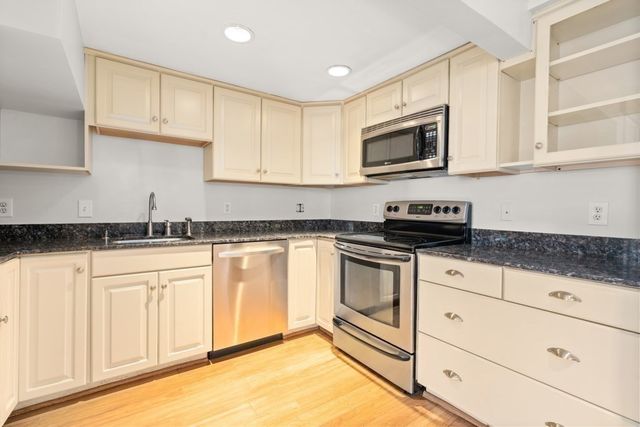 47 Telegraph St 2, Boston, MA 02127