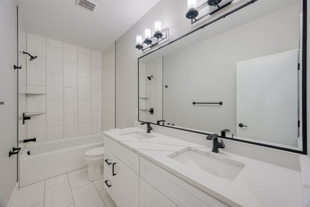 2901 NE Cherry Court, Grimes, IA 50111