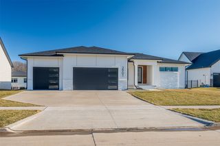 2901 NE Cherry Court, Grimes, IA 50111