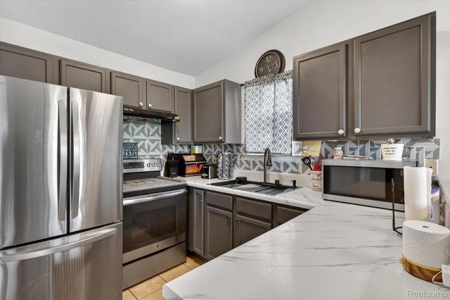 45196 76th Avenue, Decatur Township, MI 49045