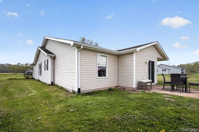 45196 76th Avenue, Decatur Township, MI 49045