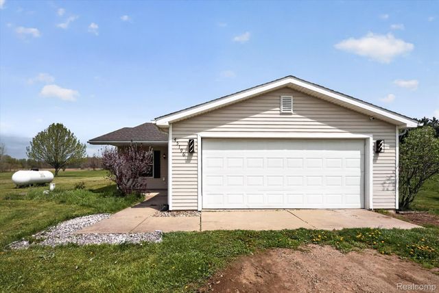 45196 76th Avenue, Decatur Township, MI 49045