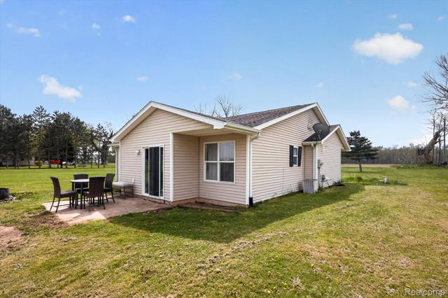 45196 76th Avenue, Decatur Township, MI 49045