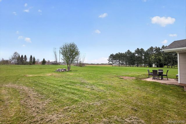 45196 76th Avenue, Decatur Township, MI 49045