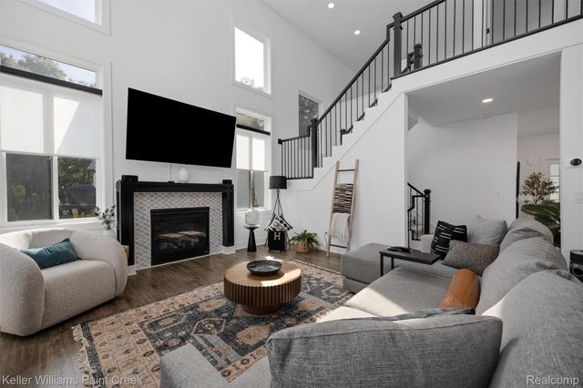 307 Kendry, Bloomfield Hills, MI 48302