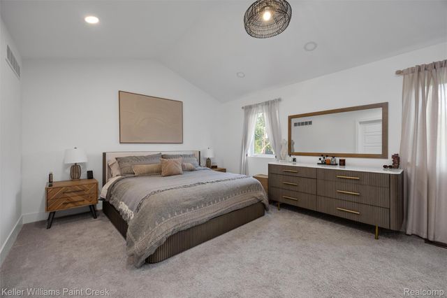 307 Kendry, Bloomfield Hills, MI 48302