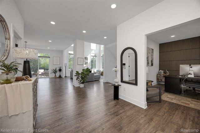 307 Kendry, Bloomfield Hills, MI 48302