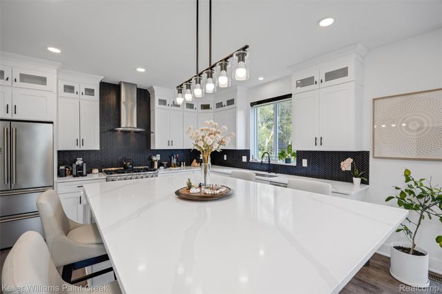307 Kendry, Bloomfield Hills, MI 48302