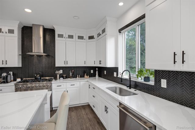 307 Kendry, Bloomfield Hills, MI 48302