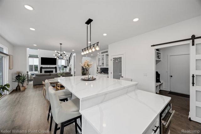 307 Kendry, Bloomfield Hills, MI 48302