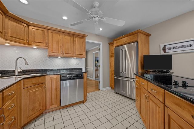 1221 N Loomis Street, Naperville, IL 60563
