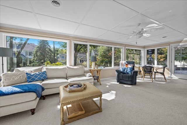 1221 N Loomis Street, Naperville, IL 60563