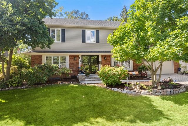 1221 N Loomis Street, Naperville, IL 60563