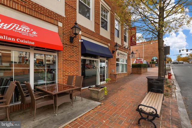 9800 BOLTON VILLAGE CT, Fairfax, VA 22032